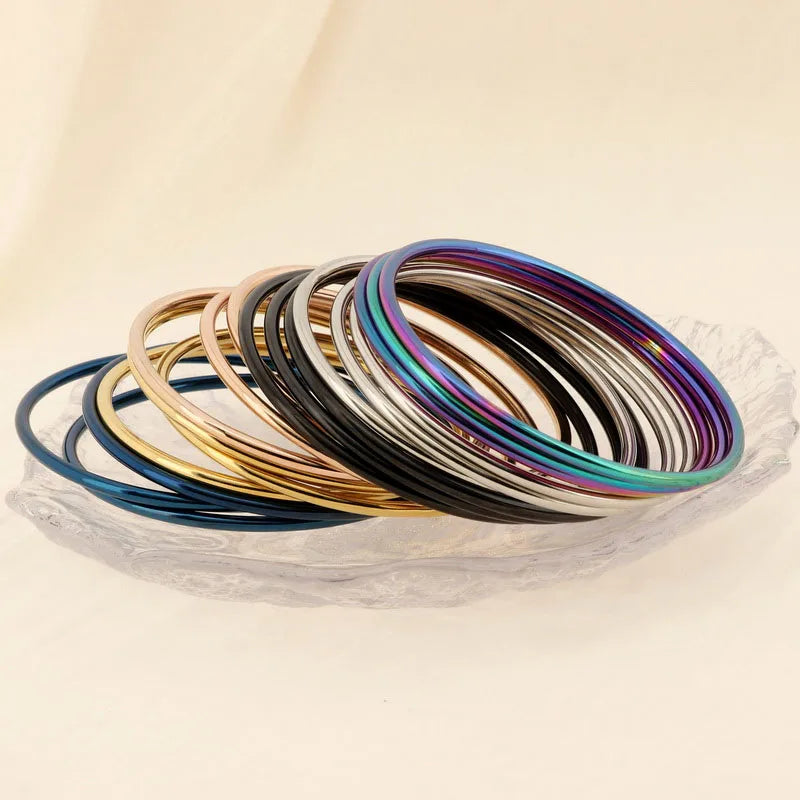 Lot de Bracelets Joncs Dorés – Empilables Chic & Intemporels